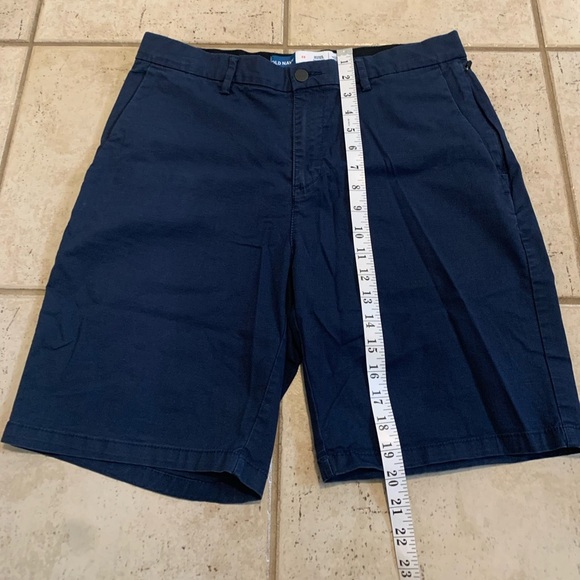 Old Navy Ultimate Tech Slim Built-in Flex Chino Shorts - Size 33 - Picture 5 of 6